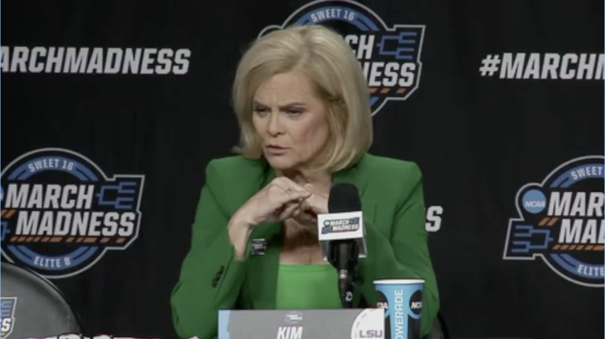 Kim Mulkey addresses her team's absence during national anthem